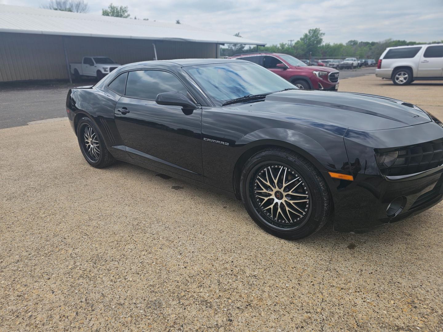 2013 BLACK /BLACK Chevrolet Camaro Coupe 2LT (2G1FC1E33D9) with an 3.6L V6 DOHC 24V FFV engine, 6-Speed Automatic transmission, located at 533 S Seven Points BLVD, Seven Points, TX, 75143, (430) 255-4030, 32.313999, -96.209351 - Photo#1